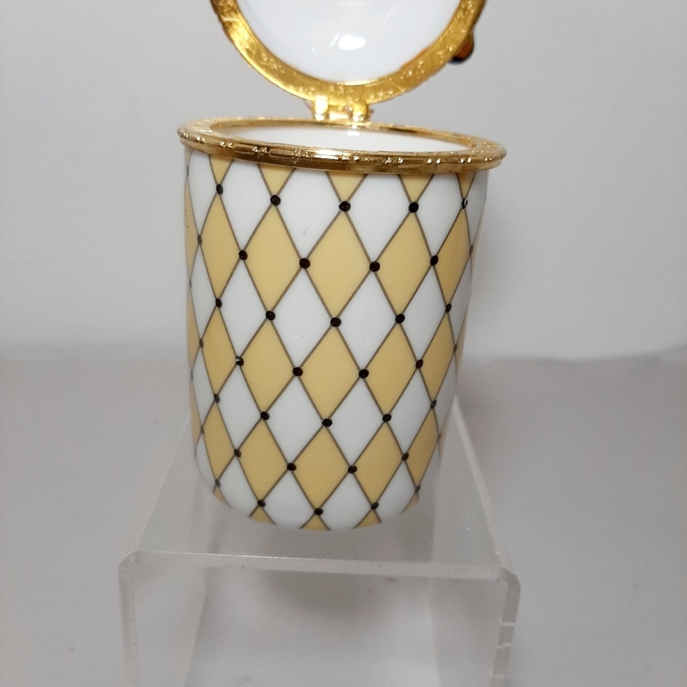 Hand painted Porcelain candle/trinket jar. utterflies,pansies,harlequin pattern - Picture 4 of 5